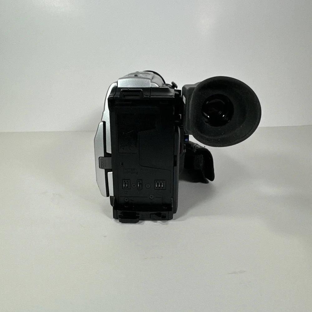 JVC Camcorder GR-SXM260U Compact VHS C High Res Video Camera‎ UNTESTED